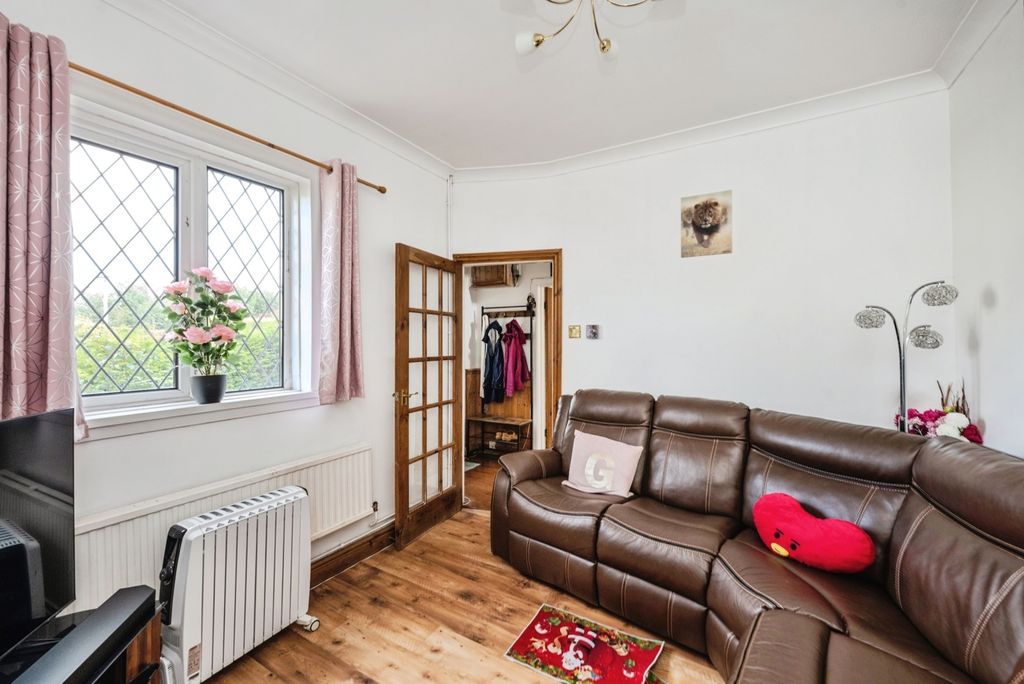 Property photo 2 of 17 Photo