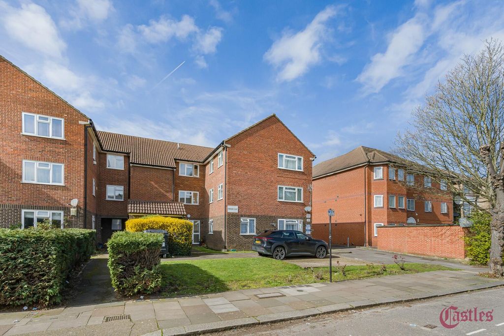 Property photo 2 of 21 Front (Exterior)