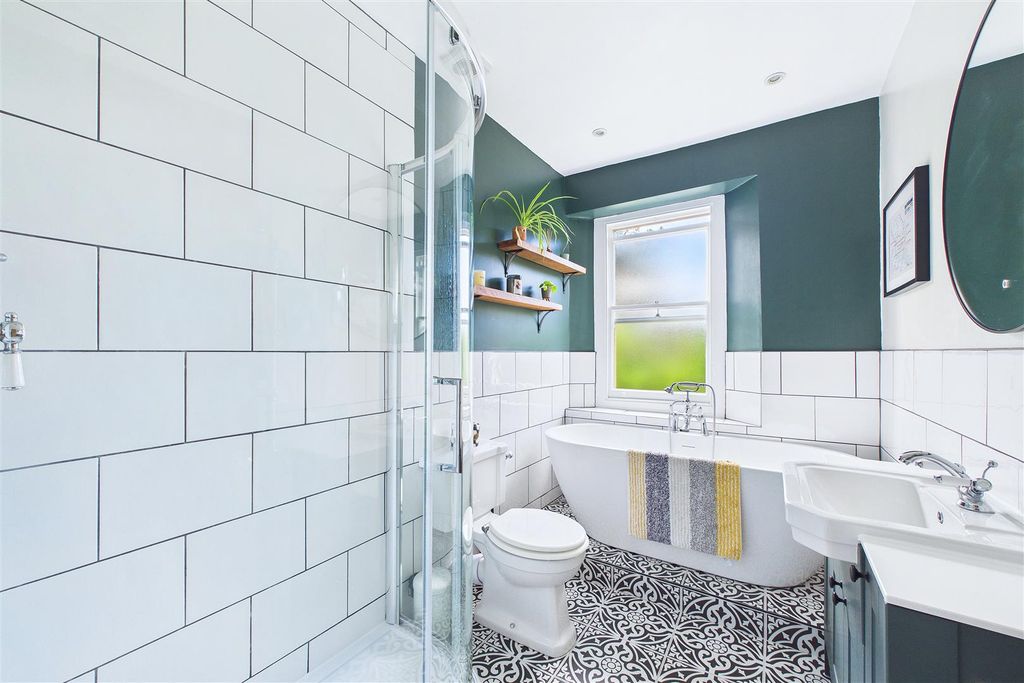 Additional image 15 of 3 bed flat for saleGardens Road, Clevedon BS21