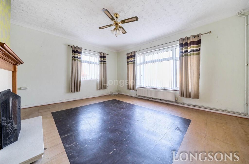 Property photo 3 of 14