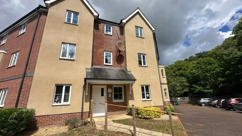 Property photo 1 of 12