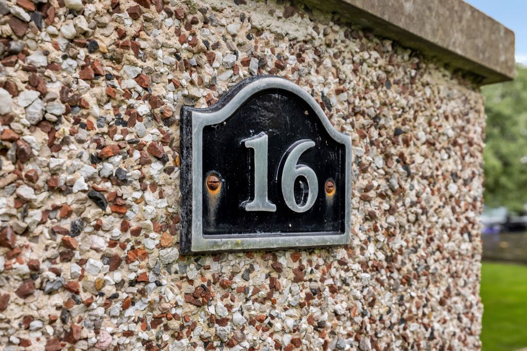 Property photo 3 of 37 2.1