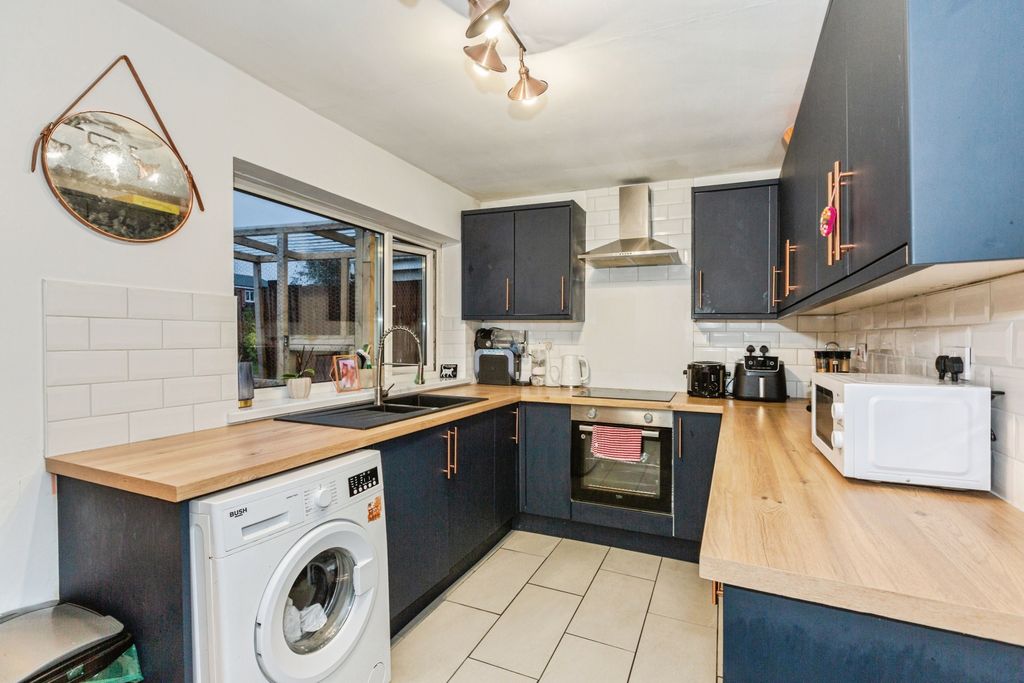 Property photo 2 of 13