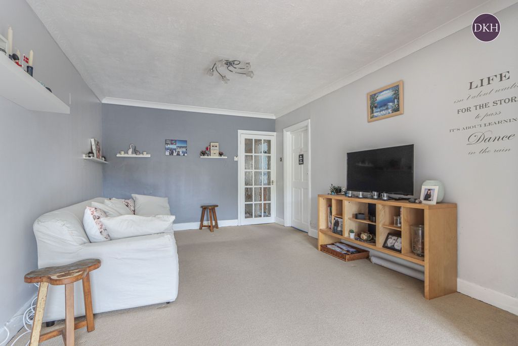 Property photo 2 of 15 Picture No. 12