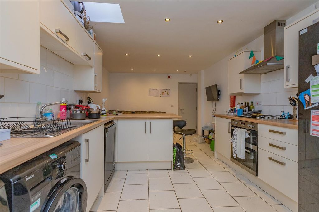 Property photo 2 of 14 Img_9886.Jpg