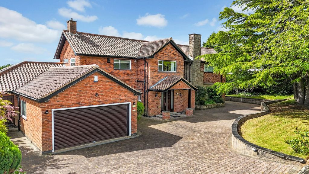 Property photo 1 of 33