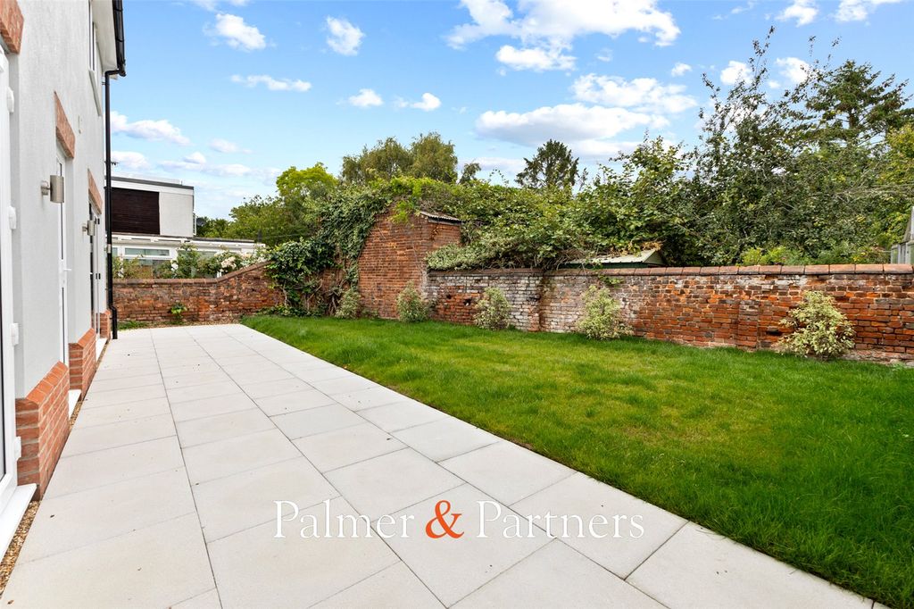 Property photo 3 of 27 Picture No. 06