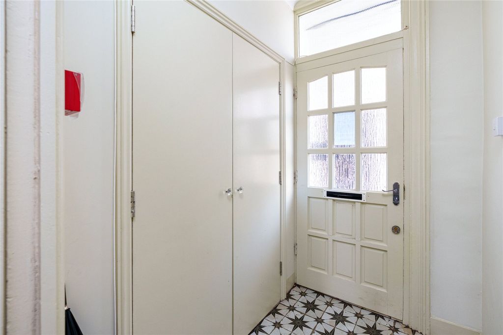 Property photo 3 of 12 Picture 3