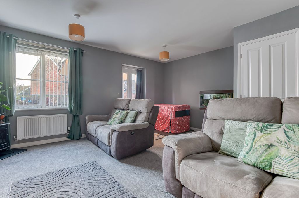 Property photo 3 of 15