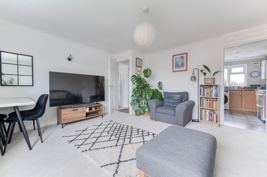 Property photo 3 of 12