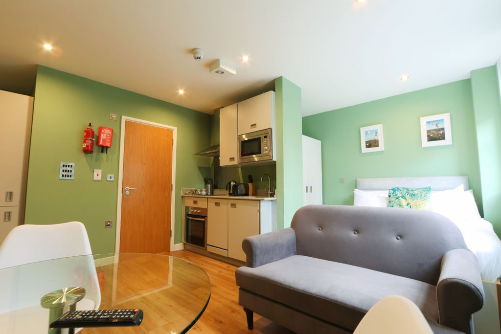 Property photo 1 of 6
