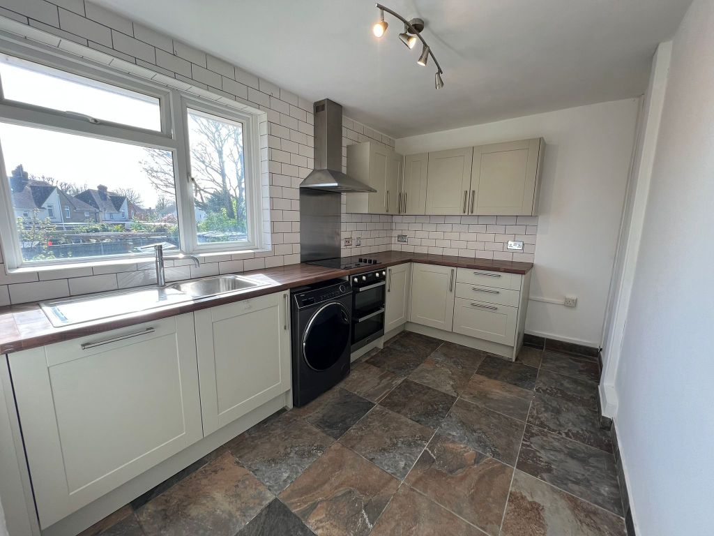 Property photo 2 of 14 Kitchen