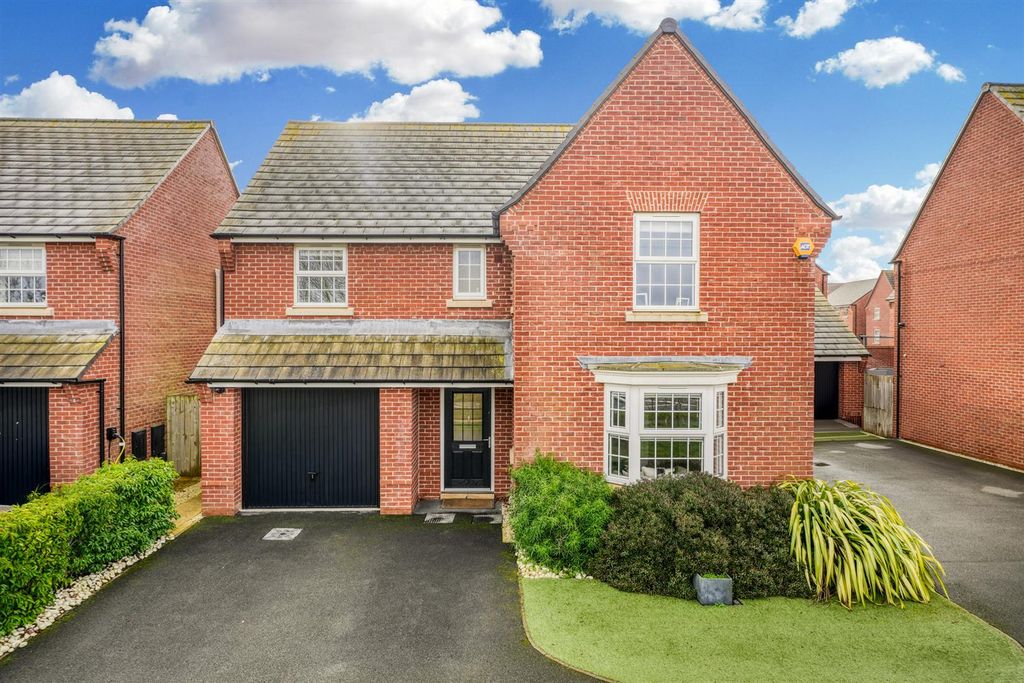 Property photo 1 of 31