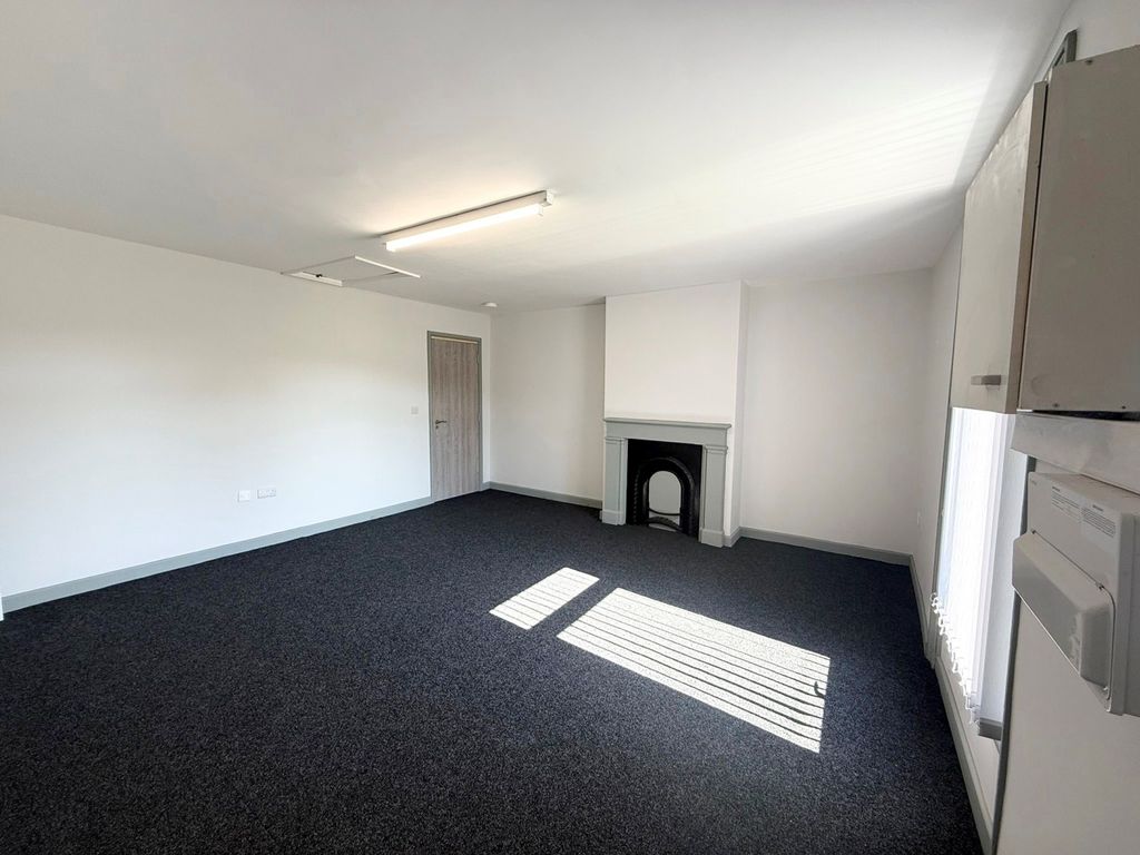 Property photo 3 of 11 Gar2