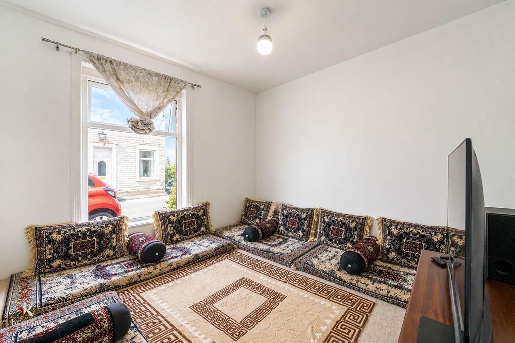 Property photo 2 of 13 2