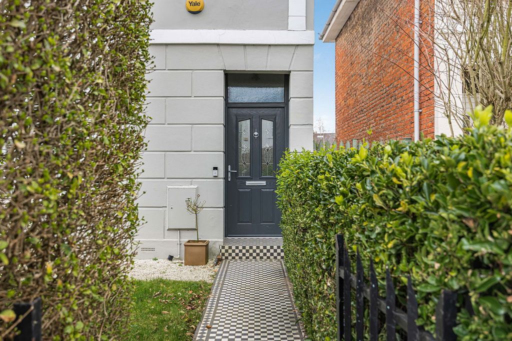 Property photo 2 of 22