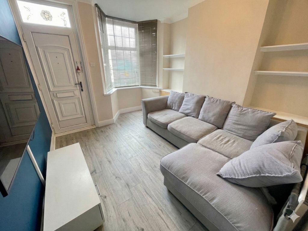 Property photo 2 of 8 5055161