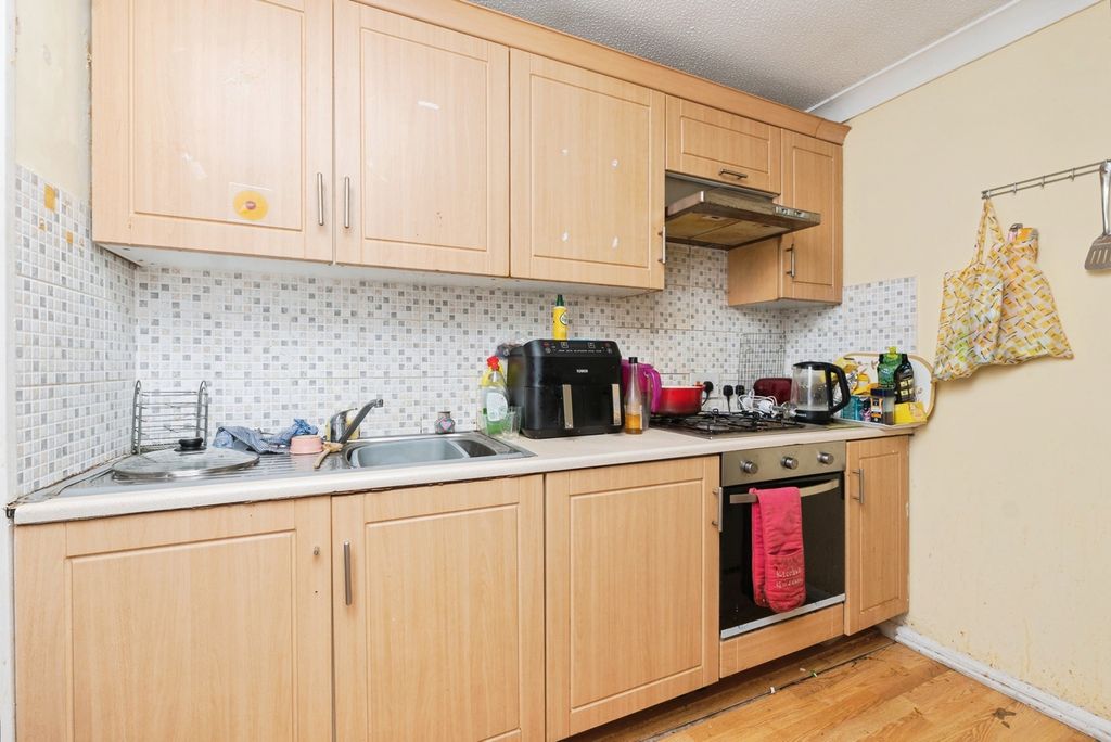 Property photo 2 of 16 Pbox-Img.Jpg