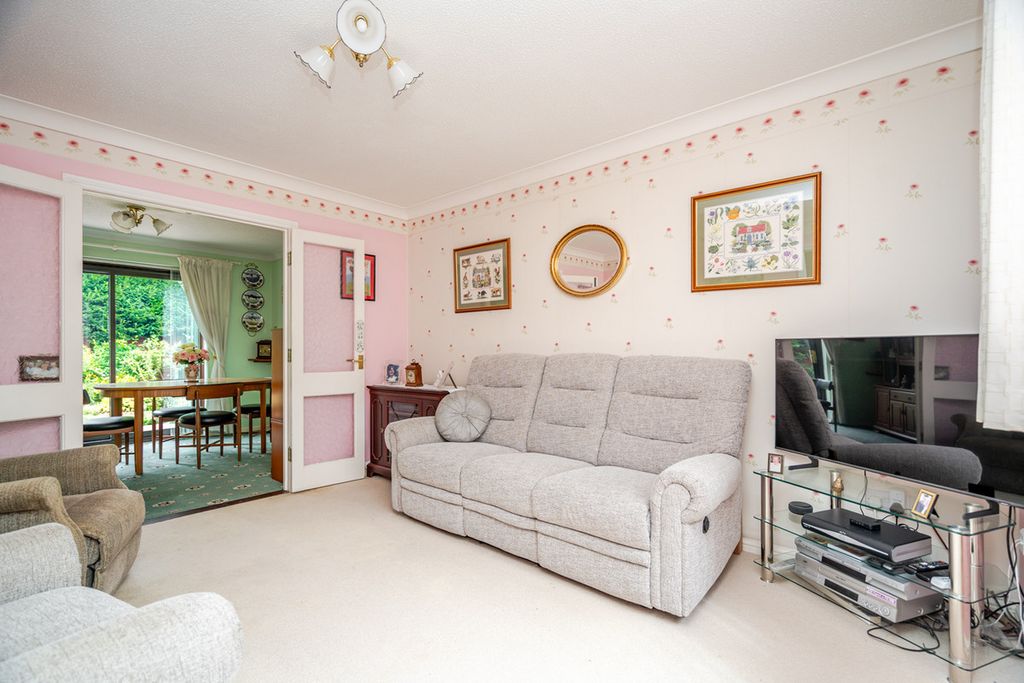 Property photo 2 of 21