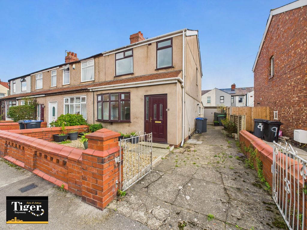 Property photo 1 of 18 Cam03440G0-Pr0423-Still013