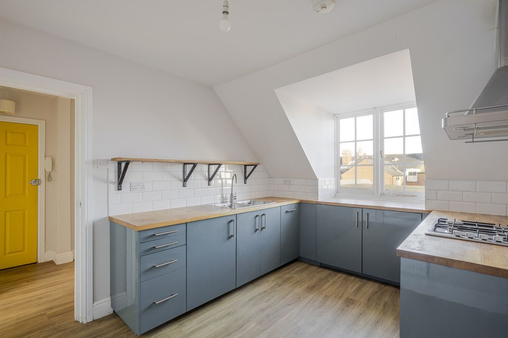 Property photo 3 of 23