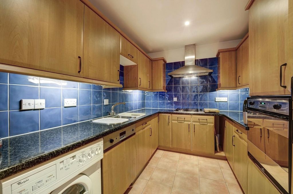 Property photo 3 of 5 Kitchen