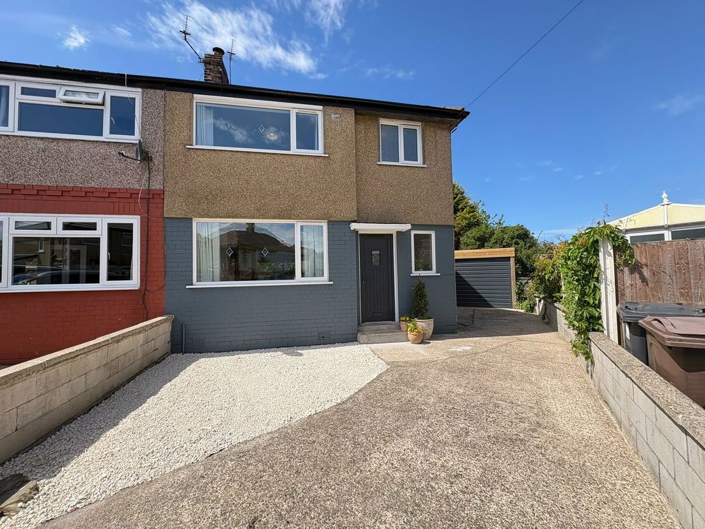 Property photo 1 of 32