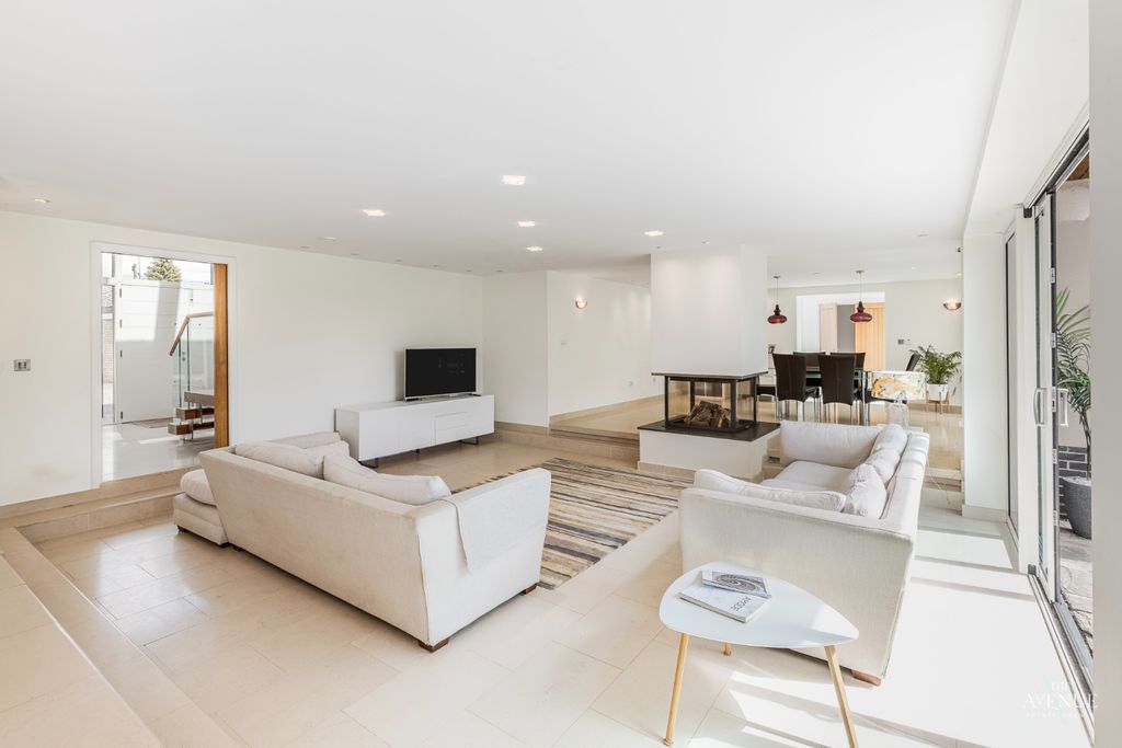 Property photo 2 of 42 5138405