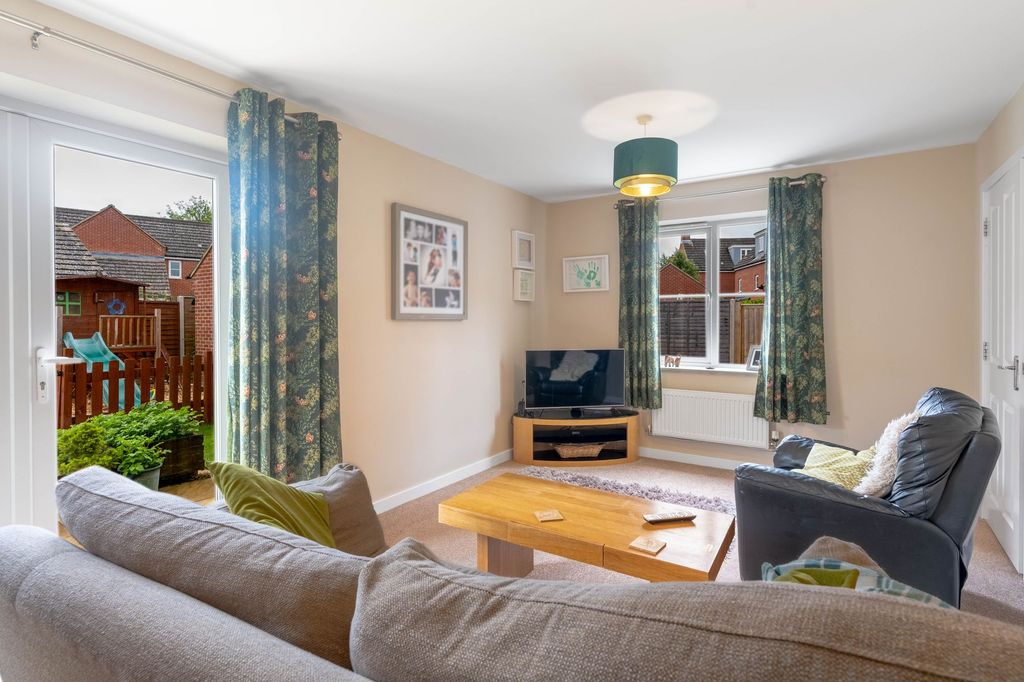 Property photo 2 of 18