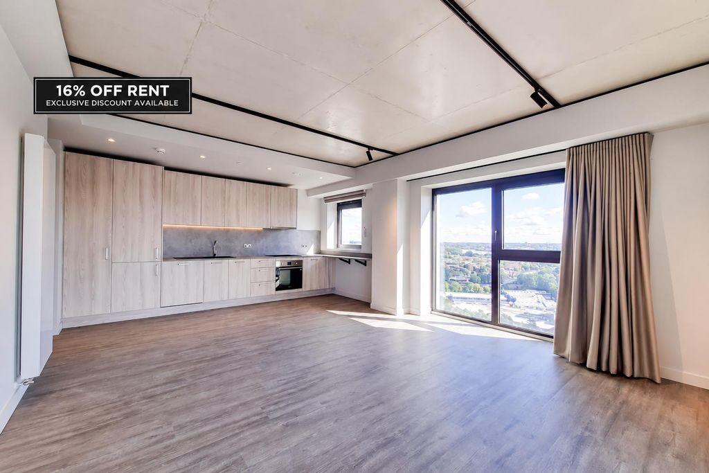 Property photo 1 of 18 Bright Apartment With 16% Off Banner.Png