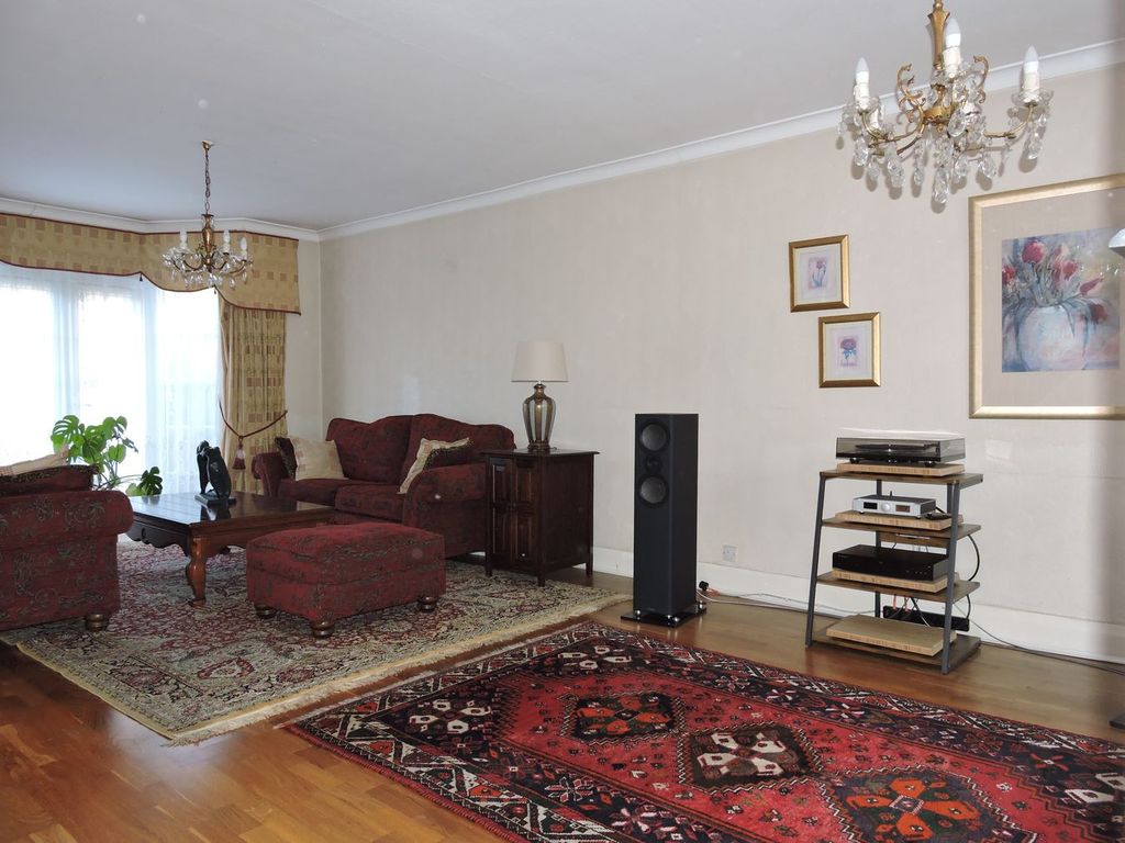 Property photo 3 of 23