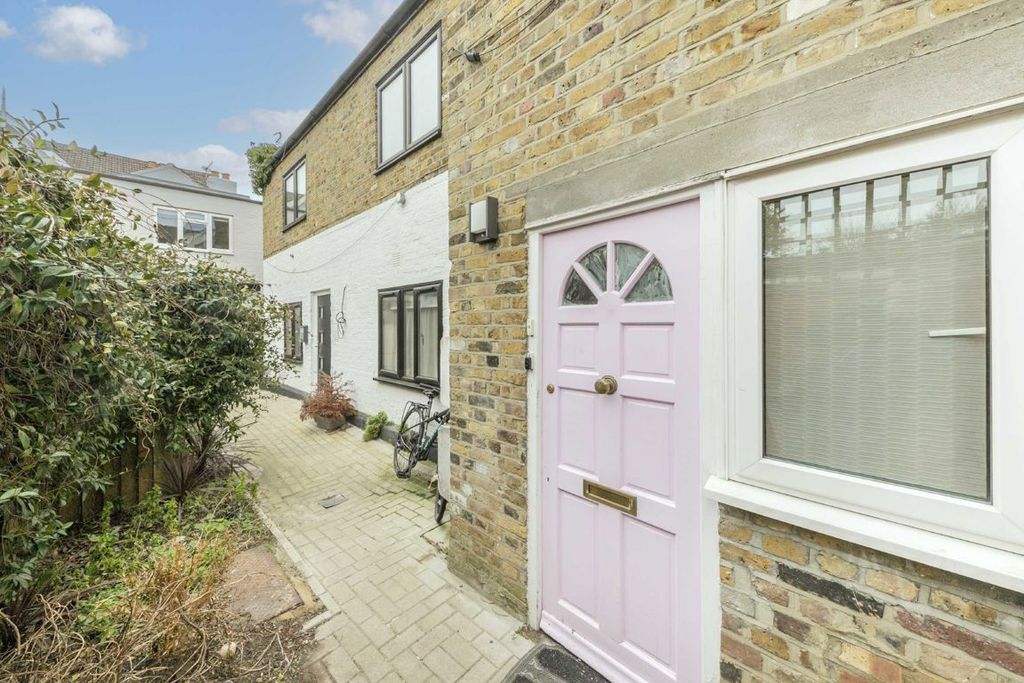 Property photo 1 of 7