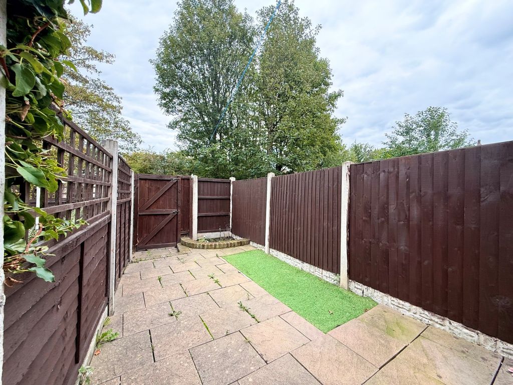 Property photo 2 of 12 Picture No. 23