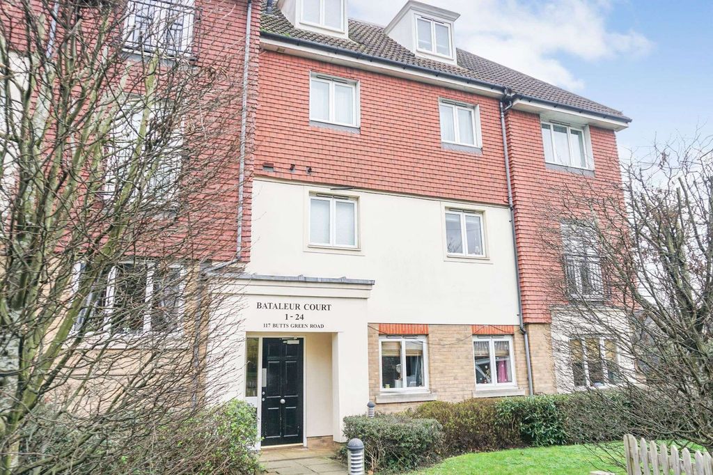 Property photo 1 of 2 Flat 4 Bataleur Court, Butts Green Road, Hornchurch, Rm11 2Lt