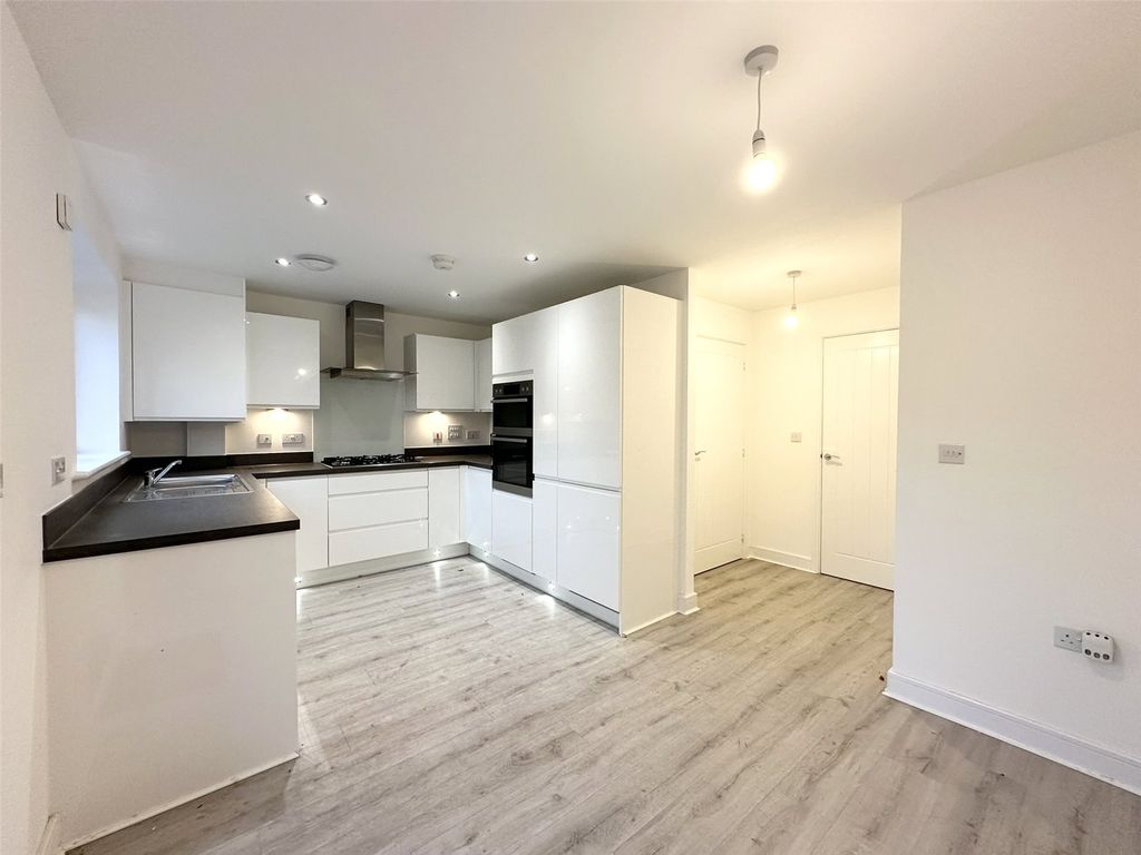 Property photo 3 of 22 Kitchen/Dining