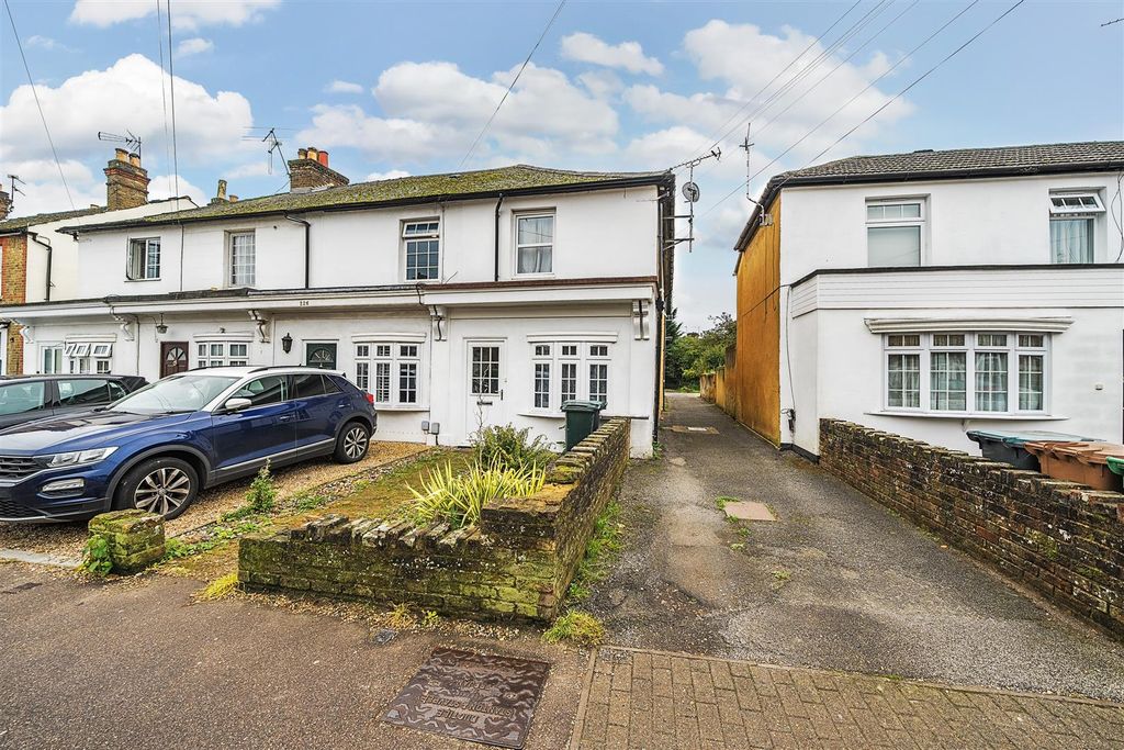 Property photo 1 of 7 New Road - Front.Jpg