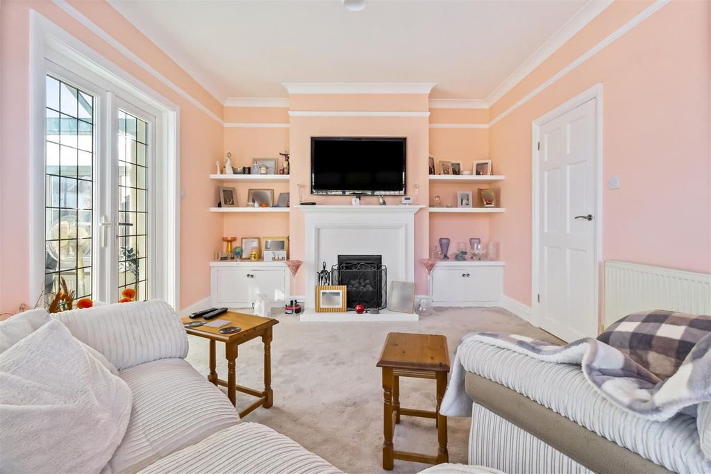 Property photo 3 of 24 76 Salvington Road_016.Jpg