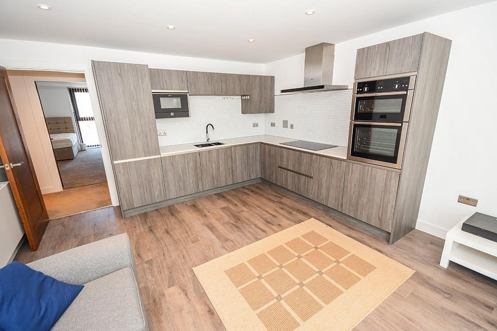 Property photo 2 of 8 Kitchen