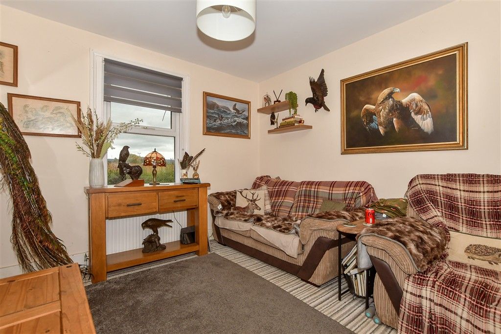 Property photo 1 of 8 Lounge