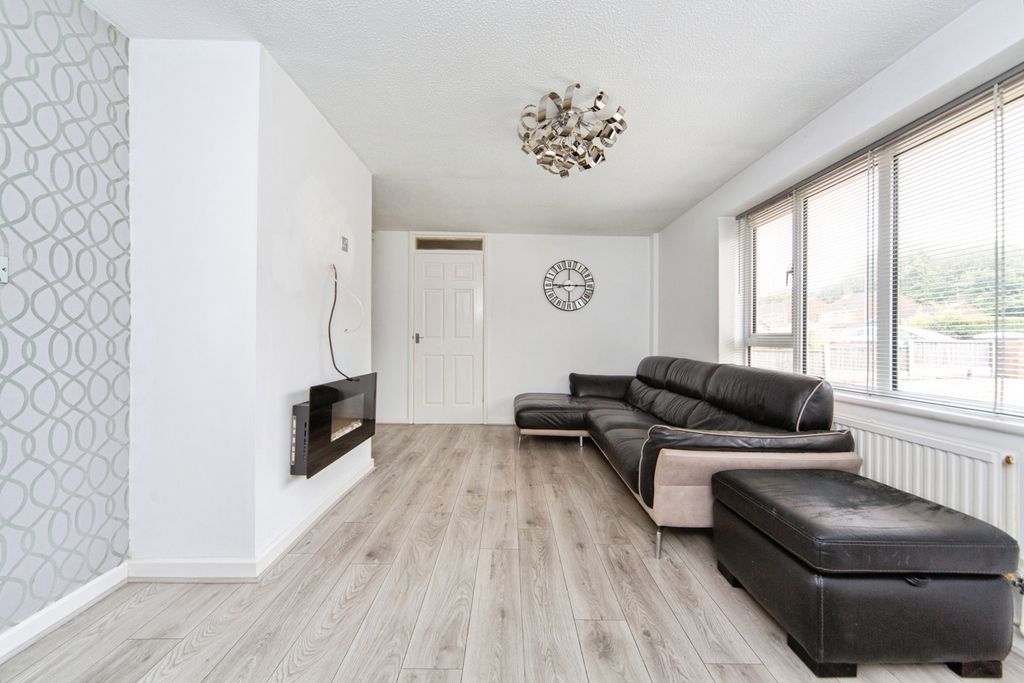 Property photo 2 of 20 Pbox-Img.Jpg