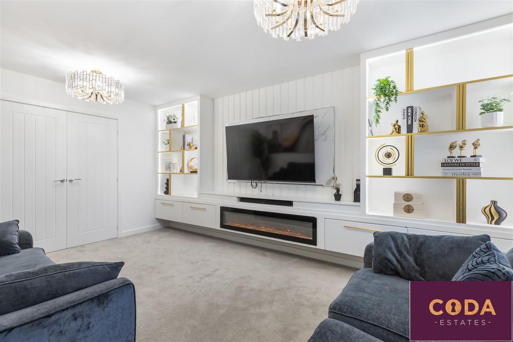 Property photo 3 of 23 Lounge 2.Jpeg