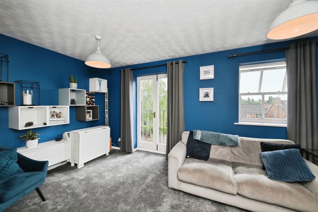 Property photo 2 of 17