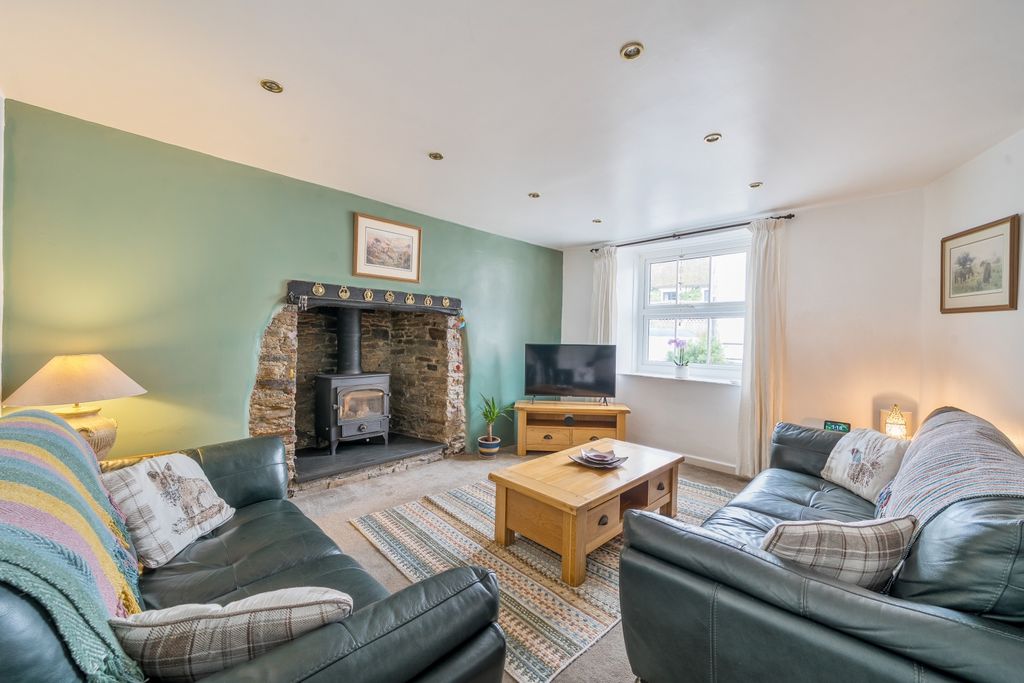 Property photo 2 of 21 1375312-10-690B604A59351