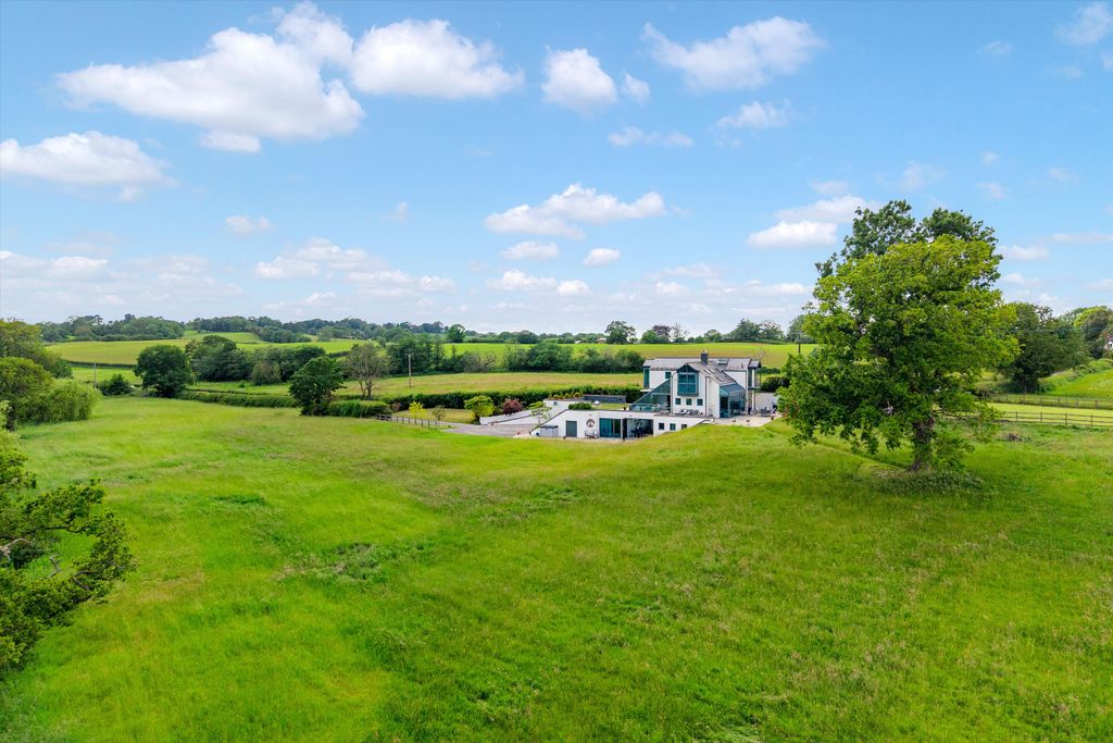 Property photo 1 of 34 Image