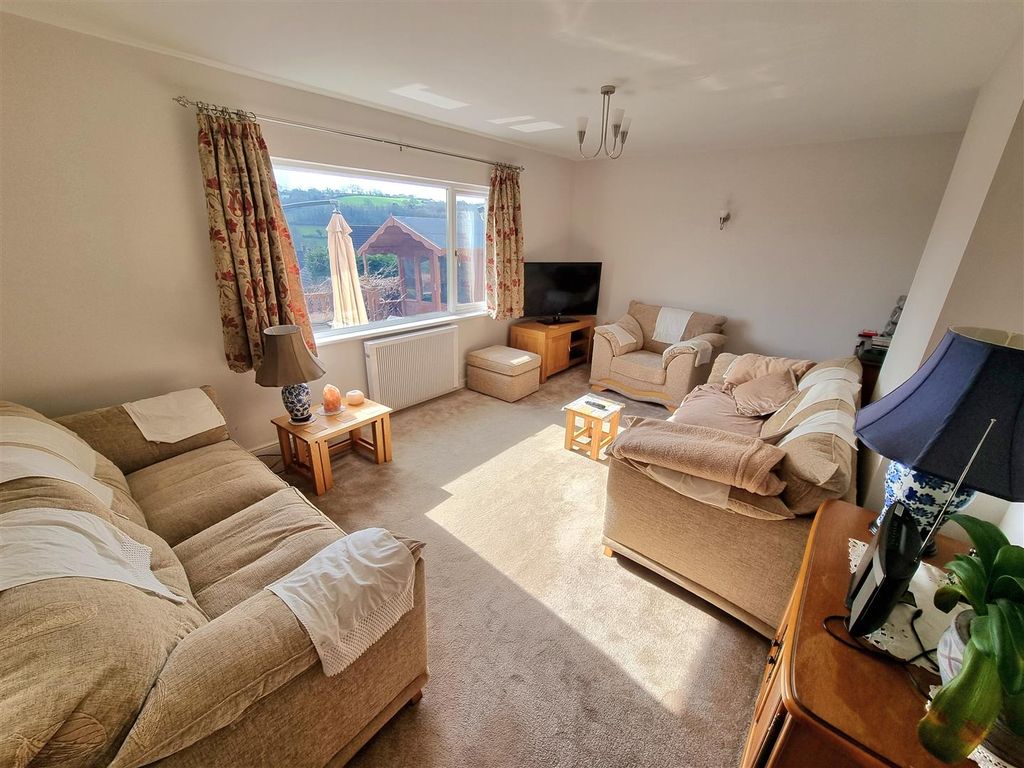 Property photo 2 of 19 Sitting Room.Jpg