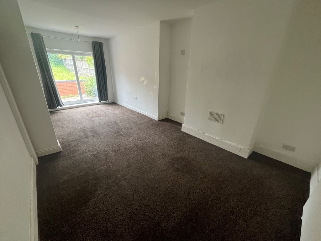 Property photo 2 of 12 Image