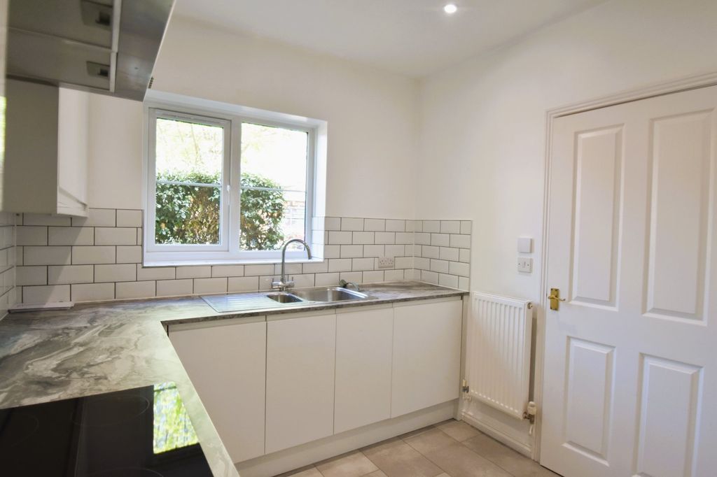 Property photo 3 of 13 Kitchen