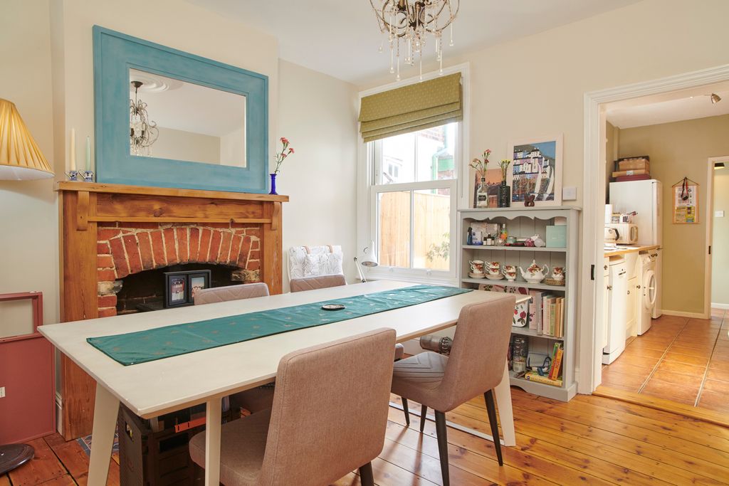 Property photo 3 of 11