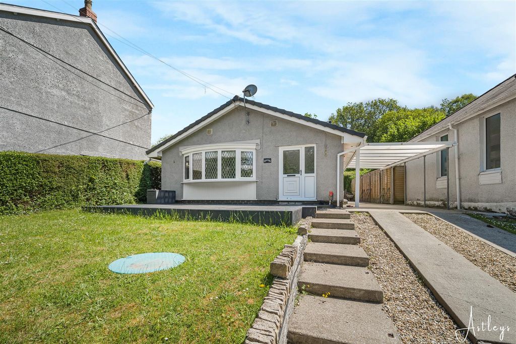 Property photo 1 of 19 Main Dwelling