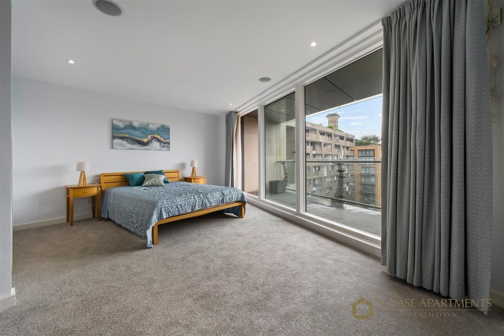 Property photo 3 of 14 Caro Point Sw1W 8Dt-1.Jpg